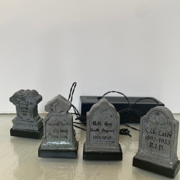 Party Supplies Lemax Light Up Mini Tombstones Halloween Village
